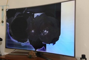 Màn hình tivi samsung bị vỡ