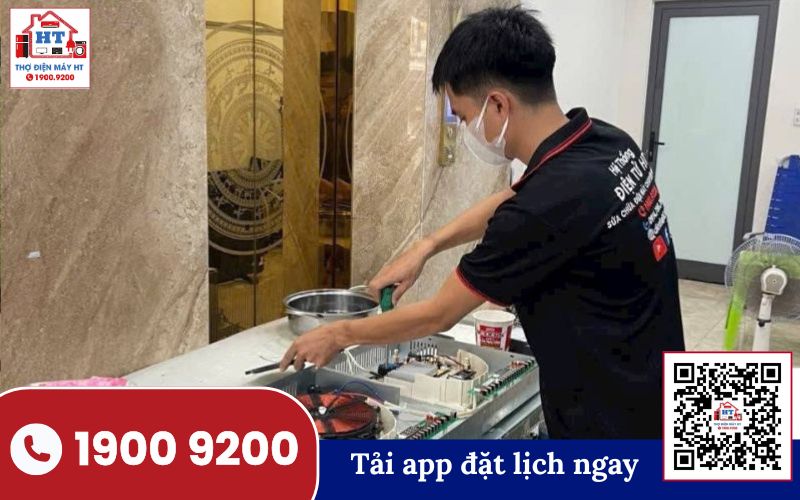 Kỹ thuật viên Điện Tử HT sửa bếp từ tại Tân Phú