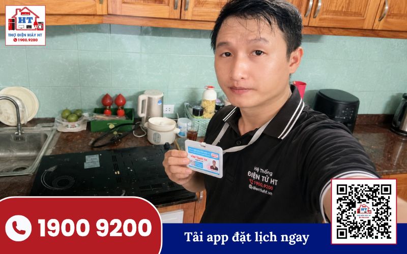Kỹ thuật viên Điện Tử HT sửa bếp từ tại Tân Phú